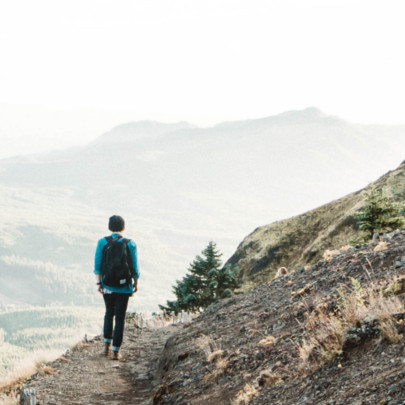 piosenka Wejdźmy Pod Wzgórze Goverdhan z albumu wewnętrzna emigracja
